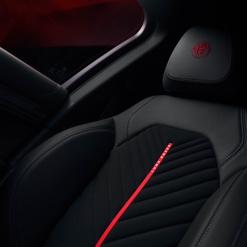 2027 Alfa Romeo Stelvio Luna Rossa Interior